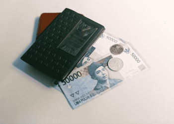 Hukum Istri Bekerja, Suami Mokondo ?
